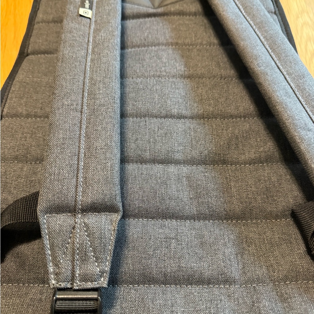 NWT OGIO Apex Crosshatch 17” Computer Rucksack - Picture 10 of 12